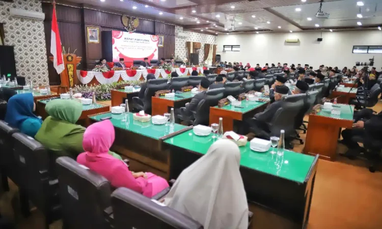 Bupati Ikuti Sidang Paripurna DPRD Trenggalek Dengar Pidato Kenegaraan Presiden Prabowo