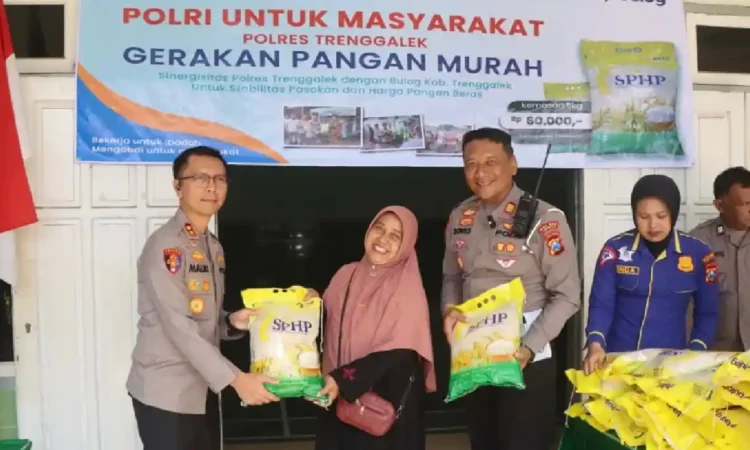 Polres Trenggalek dan Bulog Gelar Operasi Pasar, Salurkan 97 Ton Beras Murah