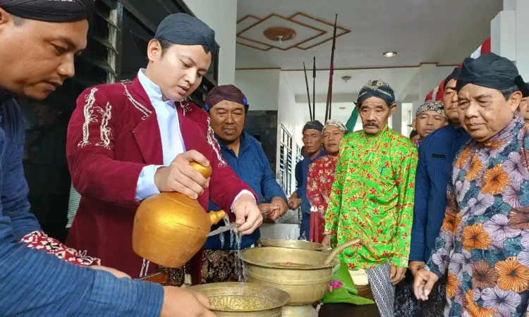 Berikut 14 Pusaka Milik Trenggalek yang Dikirab Pada Hari Jadi