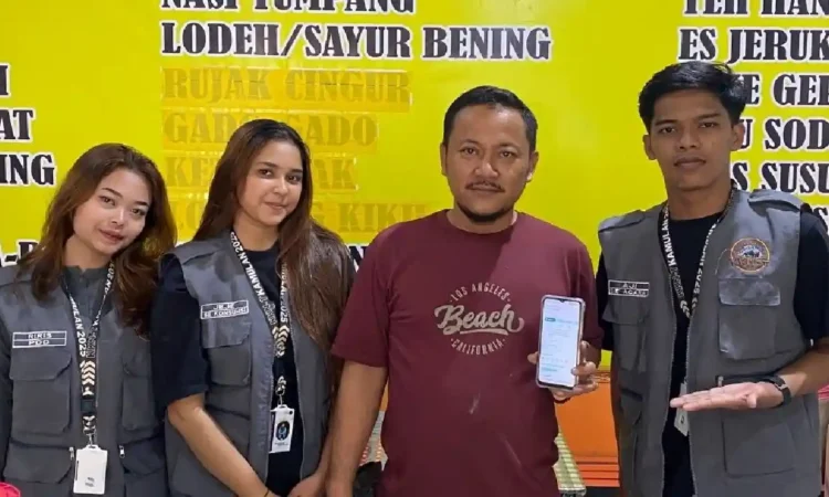 Klik, Cari, Temukan! UMKM Kamulan Trenggalek Makin Hits Berkat Ide Kelompok KKN Uniska Kediri