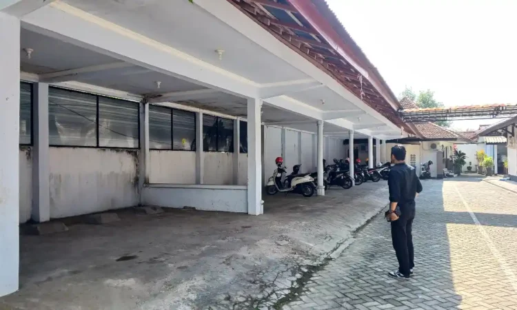 Berkas Penting dan Kendaraan Dinas DPRD Trenggalek Diamankan Jelang Aksi Demo