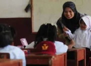 Guru Hebat, Indonesia Kuat Jadi Tema Hari Guru Nasional 2025