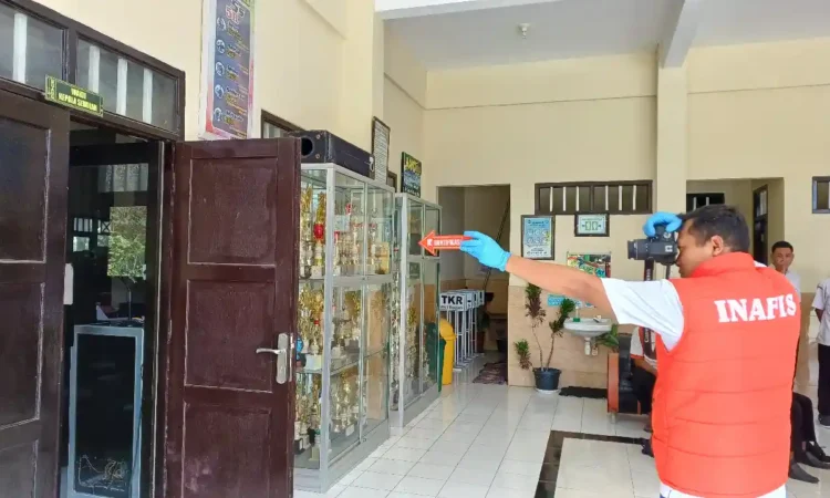 SMKN 1 Trenggalek Dibobol Maling untuk Kedua Kalinya, CCTV Rekam Aksi Dua Pelaku