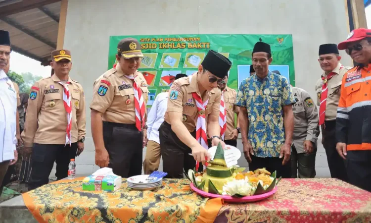 Masjid untuk Warga Terdampak Tanah Gerak di Trenggalek Mulai Dikerjakan