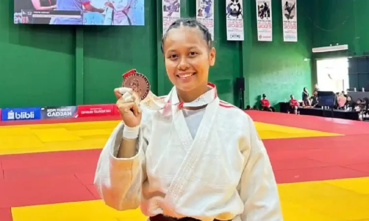 Frilla Amanda Putri, Judoka Asal Trenggalek Raih Perunggu di PON Bela Diri 2025