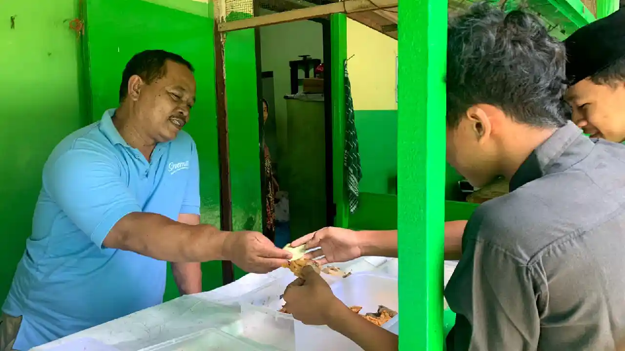 Kantin sekolah di Trenggalek imbas mbg