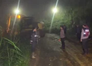 Jalan Trenggalek Menuju Tulungagung Kembali Dibuka Usai Tertutup Longsor di Bendungan