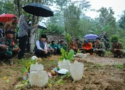 Bupati Trenggalek Tinjau Lokasi Longsor Depok, Perintahkan Pendirian Tempat Pengungsian Darurat