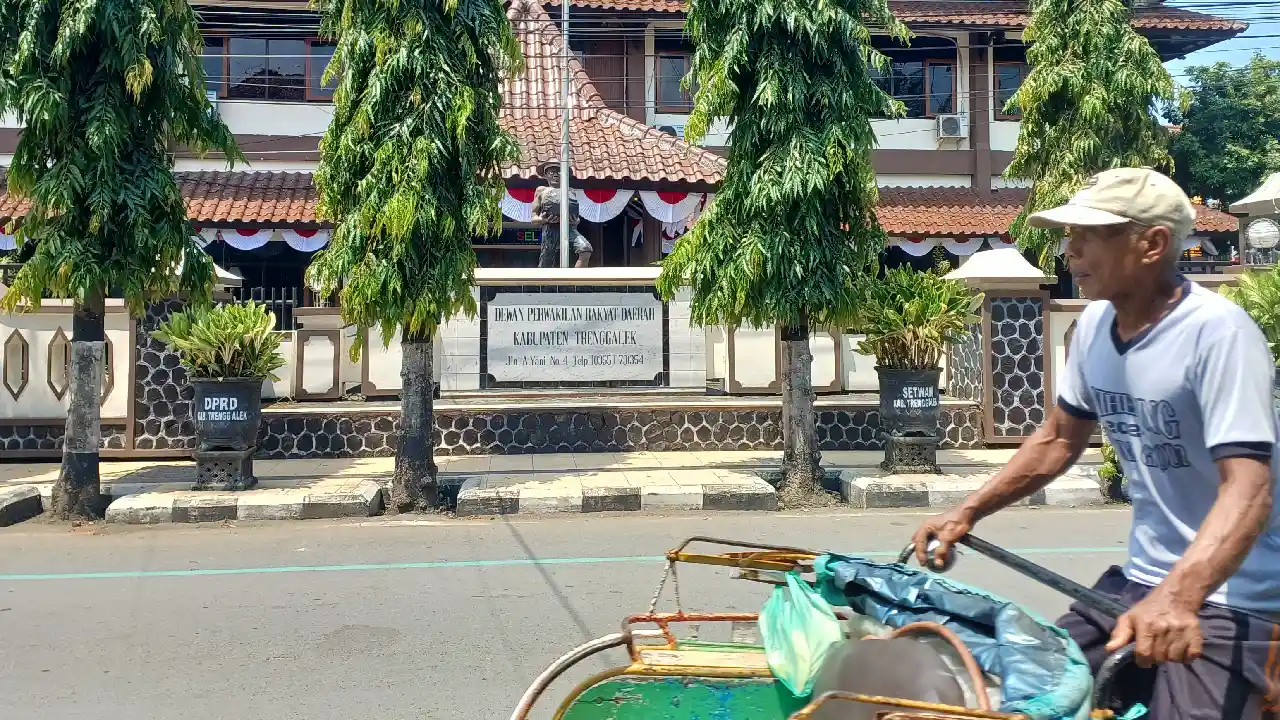 DPRD Trenggalek reses