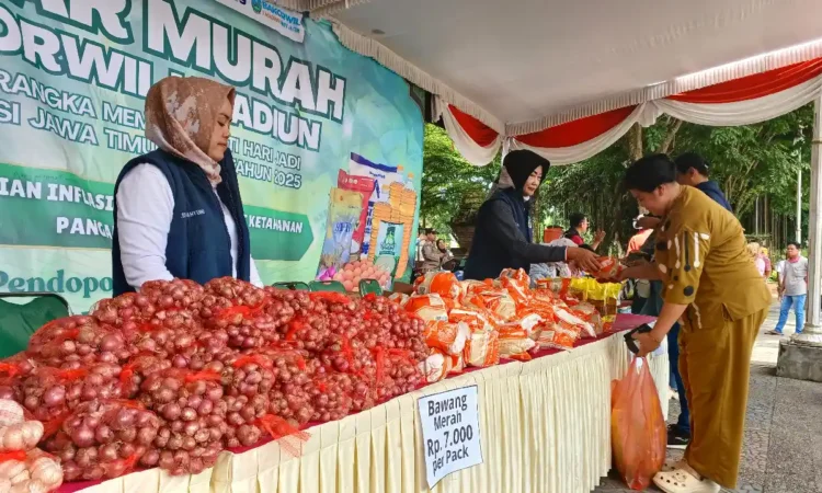 Pasar Murah di Trenggalek Diserbu Warga, Pemkab: Tekan Inflasi Akhir Tahun