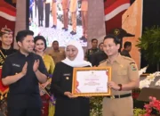 Pembinaan Siskamling Terpadu Merah Putih Bupati Trenggalek Raih Penghargaan Terbaik