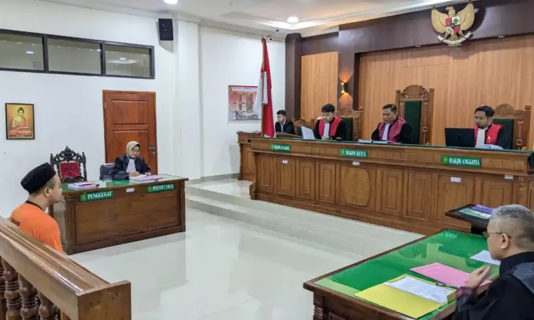 Update Kasus Penganiayaan Guru di Trenggalek, Sidang Perdana Digelar
