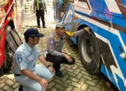 Polres Trenggalek Gelar Ramp Check Kendaraan di Hari Pertama Operasi Lilin Semeru 2025