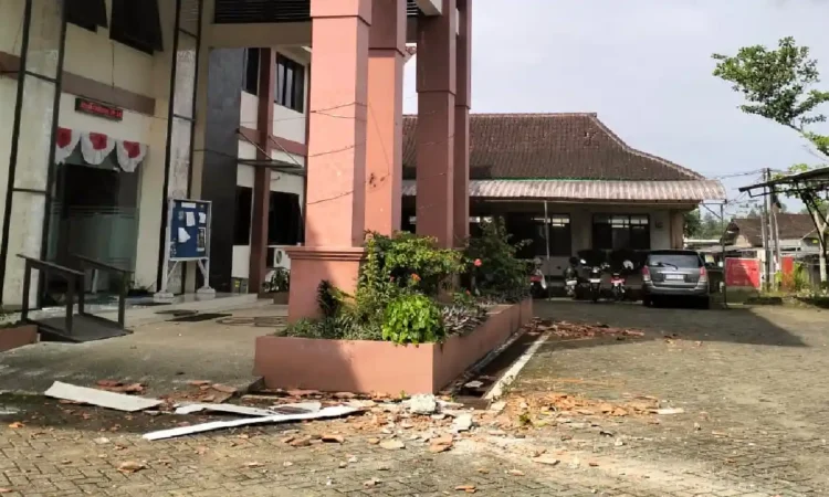 Gempa Magnitudo 5,7 Guncang Trenggalek, Tiga Orang Luka Ringan