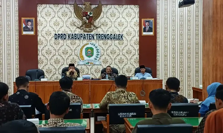 Mengajar Sejak 2019, Guru Non Dapodik di Trenggalek Wadul DPRD Butuh SK Kepala Dinas