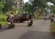 Sopir Diduga Ngantuk, Kecelakaan di Trenggalek Libatkan Mobil Suzuki Splash dan Sepeda Motor