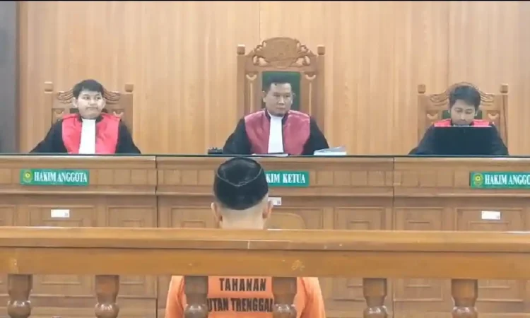 Terdakwa dan Saksi Penganiayaan Guru SMPN 1 Trenggalek Beri Keterangan Berbeda, Hukuman Bisa Lebih Berat