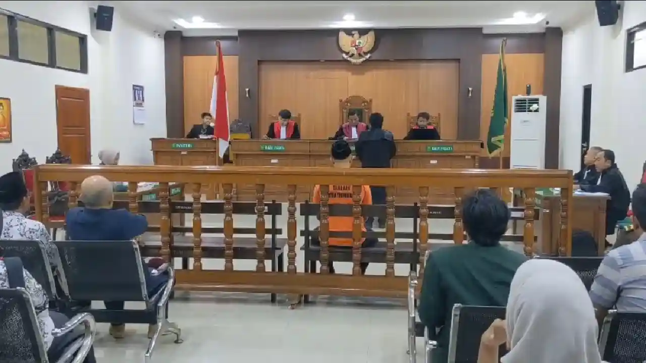 Penganiayaan Guru SMPN 1 Trenggalek