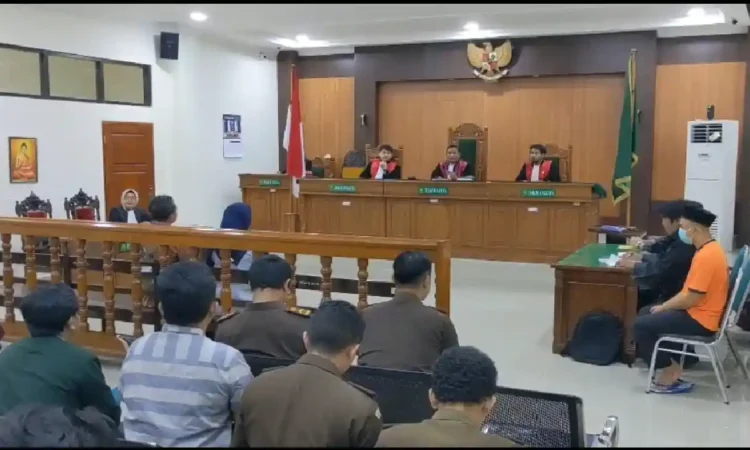 Penganiayaan Guru Trenggalek