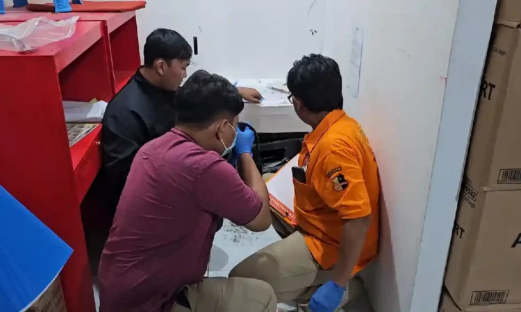 Alfamart di Pogalan Trenggalek Dibobol Maling, Uang Rp 12 Juta Raib dari Brankas