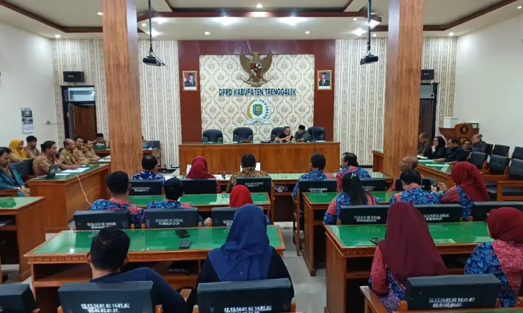 IAI Keluhkan Perizinan Apotek Mandek, Komisi IV DPRD Trenggalek Minta PUPR Sederhanakan SOP