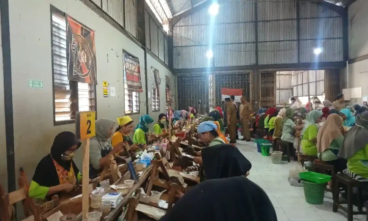 Buka Posko Aduan THR Pekerja, Disperinaker Trenggalek Ingin Hak Karyawan Terpenuhi
