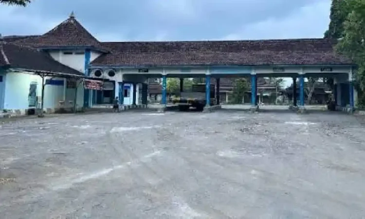 Terminal Durenan Trenggalek Bertahan di Tengah Sepinya Angkutan