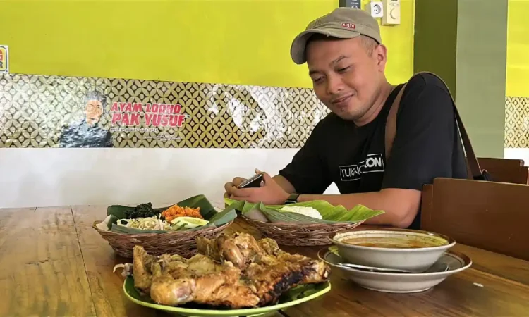 Ayam Lodho Pak Yusuf, Kuliner Legendaris Trenggalek yang Bertahan Sejak 1987