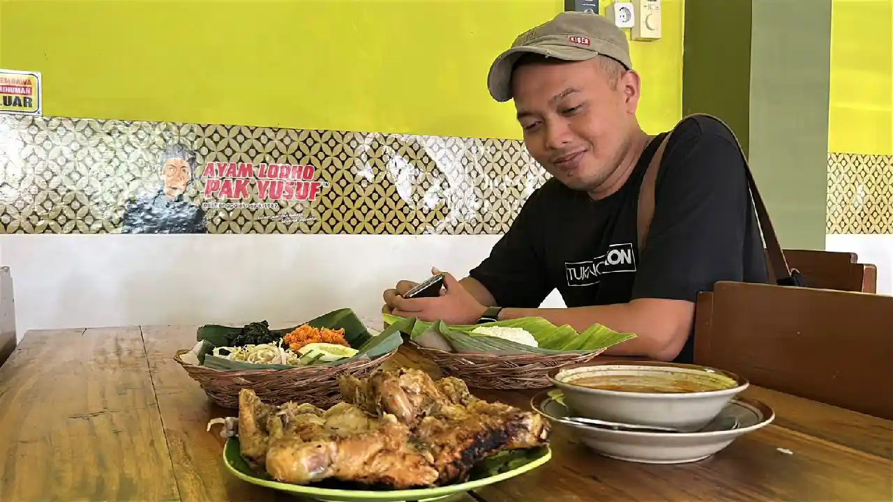 Ayam Lodho Trenggalek