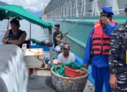 Terombang-ambing 4 Jam di Laut Bali, Nelayan Situbondo Dievakuasi Basarnas Trenggalek