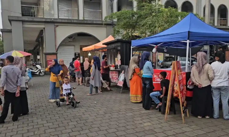 UMKM Pasar Pon Trenggalek Panen Berkah Ramadan, Omzet Naik hingga 50 Persen
