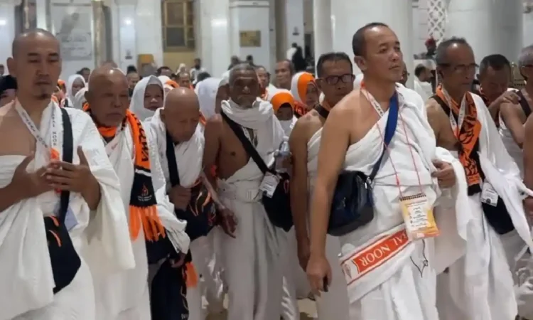 Jamaah Umrah Trenggalek Aman, Penerbangan Langsung Jeddah-Surabaya Tetap Lancar