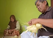 Tradisi Kupatan di Trenggalek Masih Lestari, Warga Siapkan Puluhan Ketupat Sambut Tamu