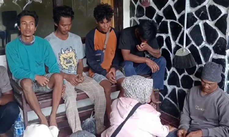 Kapal Karam di Trenggalek, 5 Nelayan Selamat Usai Bertahan 12 Jam di Laut
