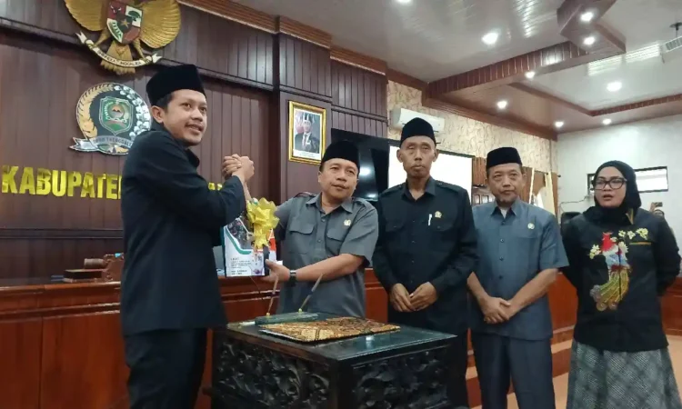 Bupati Trenggalek Sampaikan LKPJ 2025 ke DPRD, Ada Silpa Rp 83,3 Miliar