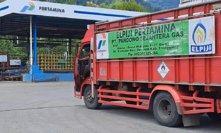LPG 3 Kg Langka di Pasaran Namun Stok SPBE Aman, Ketua DPRD Trenggalek Minta Warga Tak Panic Buying