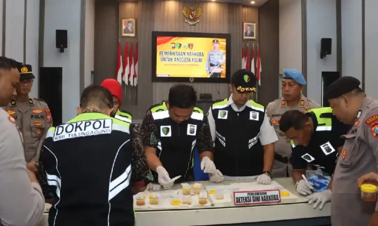 Polres Trenggalek Gelar Tes Urine Dadakan, Seluruh Anggota Dinyatakan Negatif