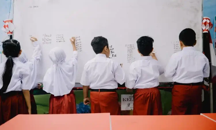 Masuk Sekolah di Trenggalek Mulai 30 Maret, Belajar Online dari Rumah Tunggu Arahan Pusat