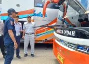 H-4 Lebaran, Petugas Gabungan di Trenggalek Perketat Rampcek Bus dan Cek Kesehatan Kru