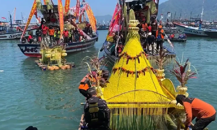 Larung Sembonyo Prigi Kembali Digelar, Wujud Syukur Nelayan Trenggalek