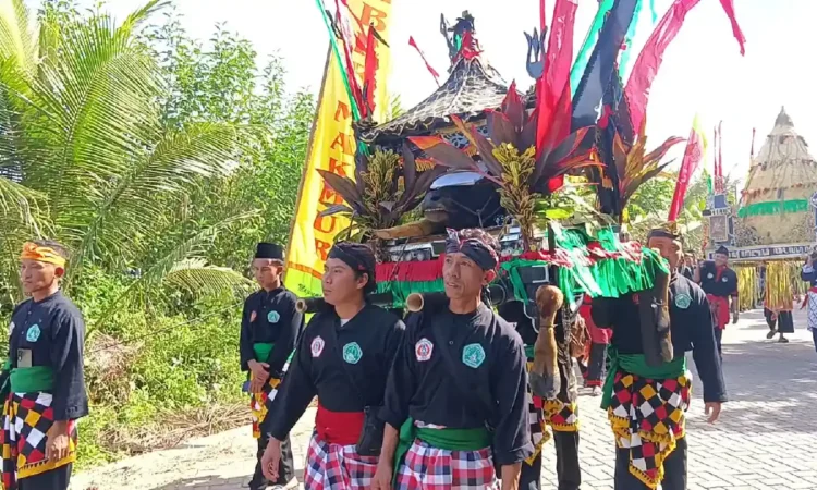 Ritual Longkangan ke-177 Digelar, Warga Munjungan Trenggalek Larung Kepala Kerbau ke Laut