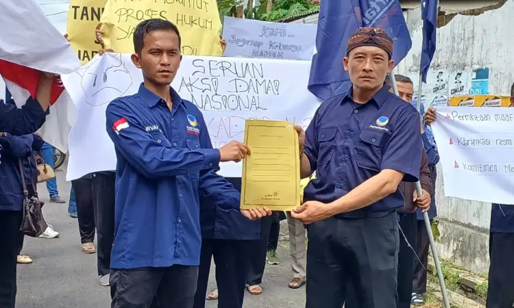 NasDem Trenggalek Gelar Aksi Damai, Protes Pemberitaan Soal Partai Akan Merger