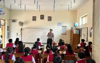 Setiap Senin Pagi, Polisi di Trenggalek Edukasi Pelajar Soal Anti Bullying hingga Bijak Bermedsos