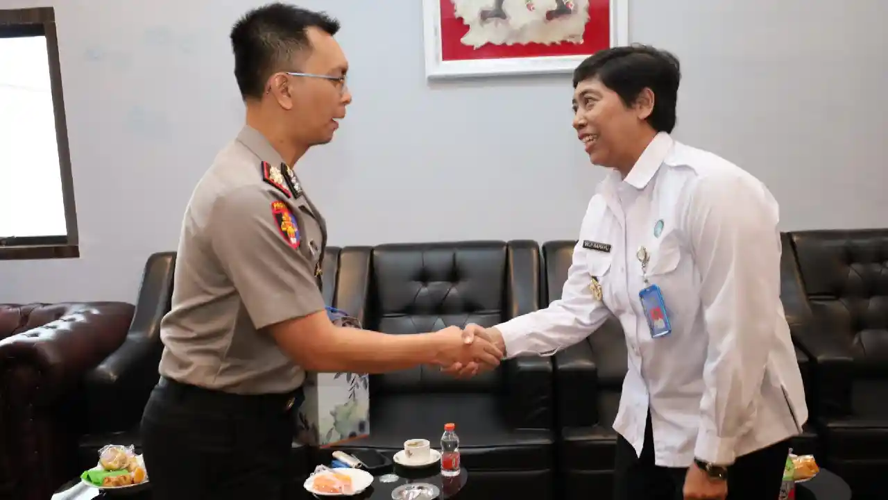 Kapolres Trenggalek bersama kepala BNNK usai membahas pemberantasan narkoba