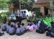 Edukasi Siswa Soal Tertib Lalu Lintas, Polres Trenggalek Terapkan Metode Unik