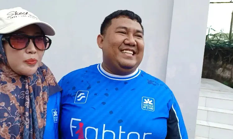 Pengusaha Muda Owner Fighter Corporation Trenggalek Berbagi, Sembelih Sapi Bobot 1 Ton