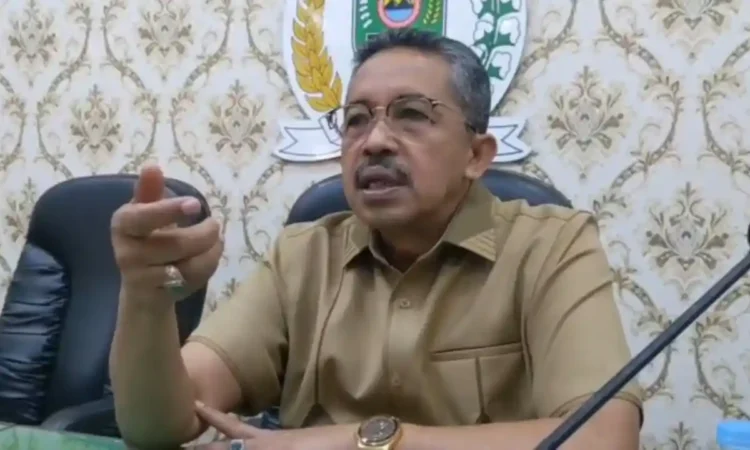 Antrean Panjang di Apotek RSUD Soedomo Dikeluhkan, Komisi IV DPRD Trenggalek Minta Tambah SDM