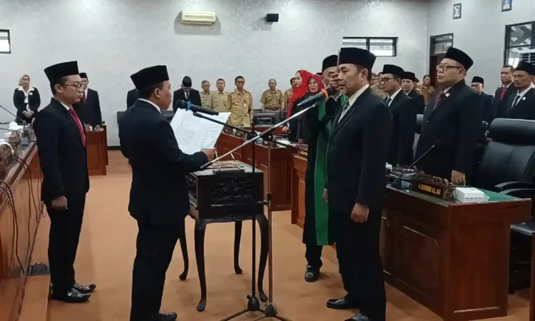 DPRD Trenggalek Gelar Paripurna Pelantikan PAW, Komarudin Resmi Gantikan Mendiang Nur Efendi