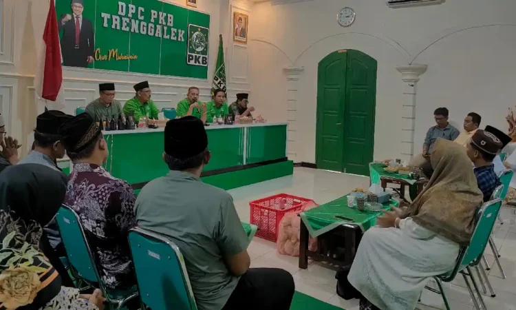 Kantor PKB Trenggalek Terbuka Untuk Warga, di Hari Fraksi Ke-2 UMKM Manfaatkan Jumat Curhat