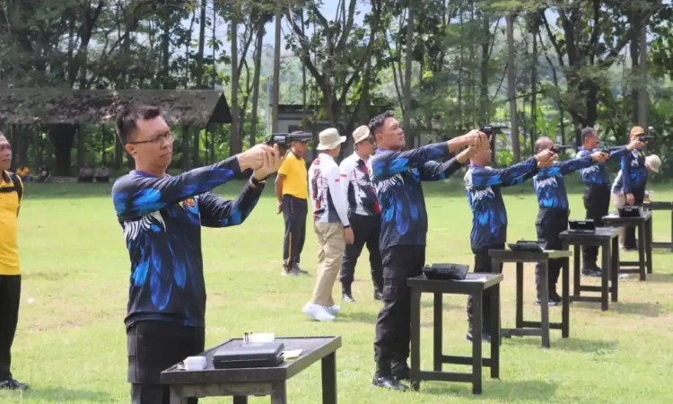 Polres Trenggalek Gelar Latihan Menembak, Asah Kemampuan dan Ketepatan Anggota